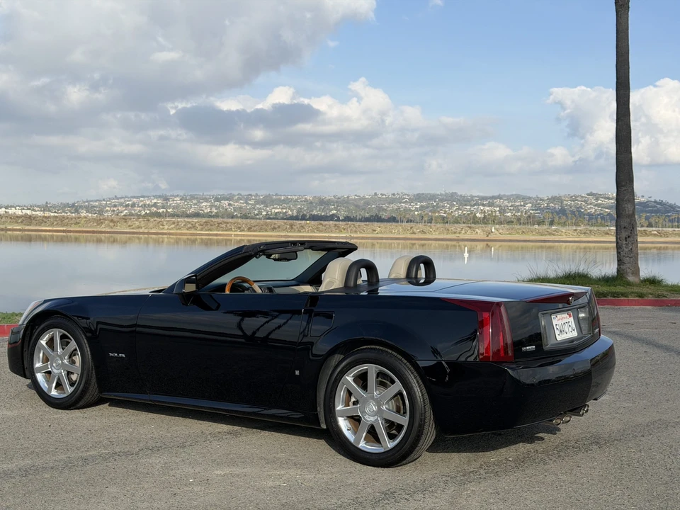 2006 Cadillac XLR - Image 11 of 31