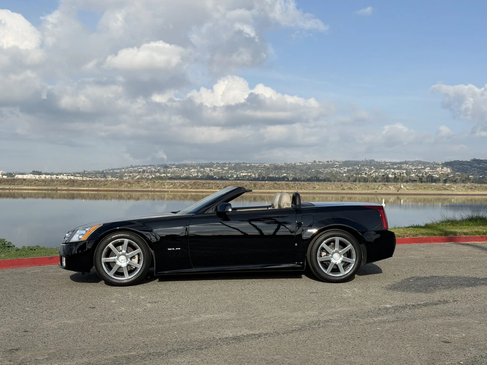 2006 Cadillac XLR - Image 8 of 31