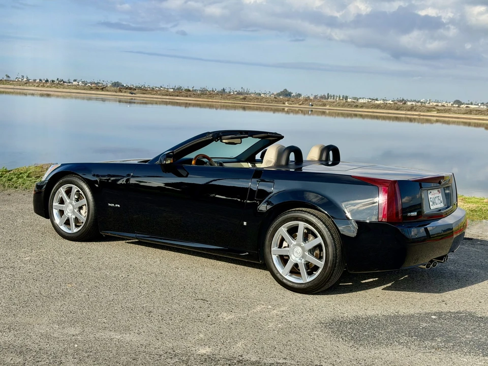 2006 Cadillac XLR - Image 12 of 31