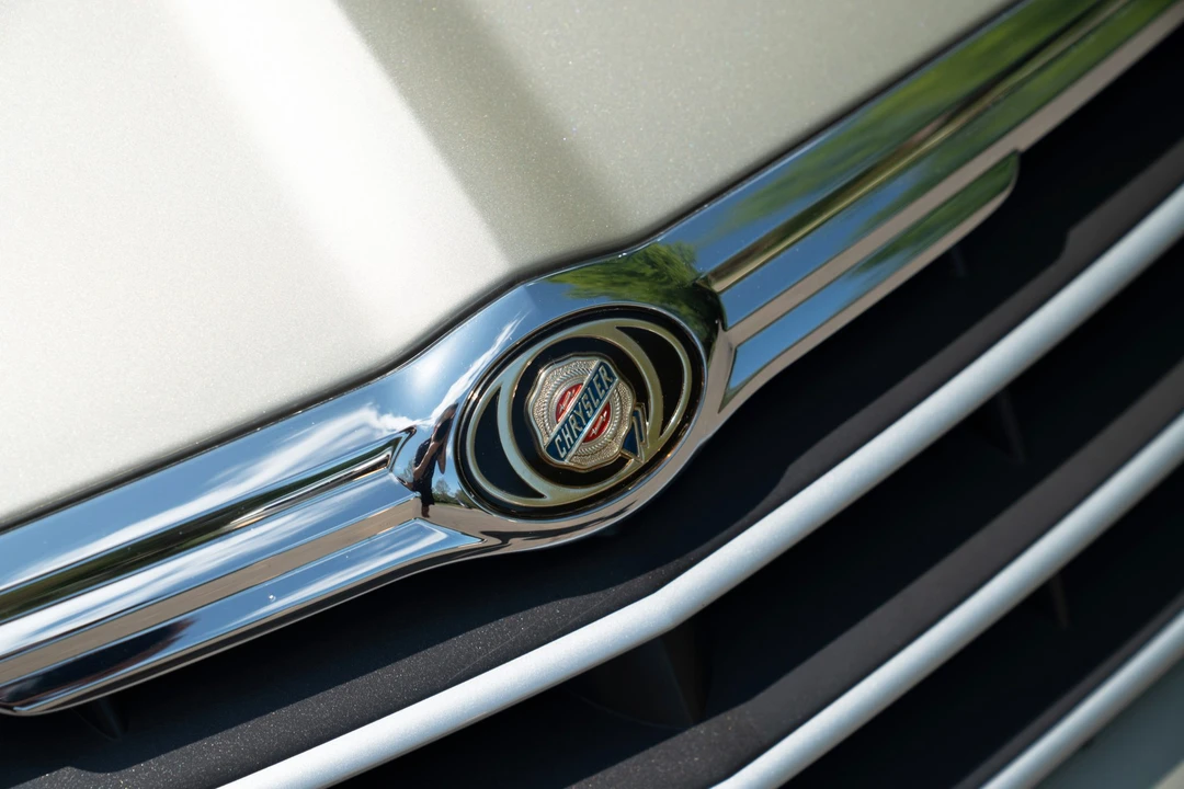 2006 Chrysler Crossfire - Image 14 of 31