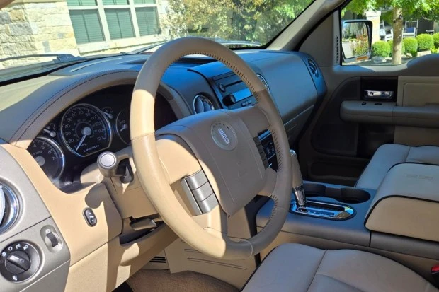 2006 Lincoln Mark LT - Image 5 of 7