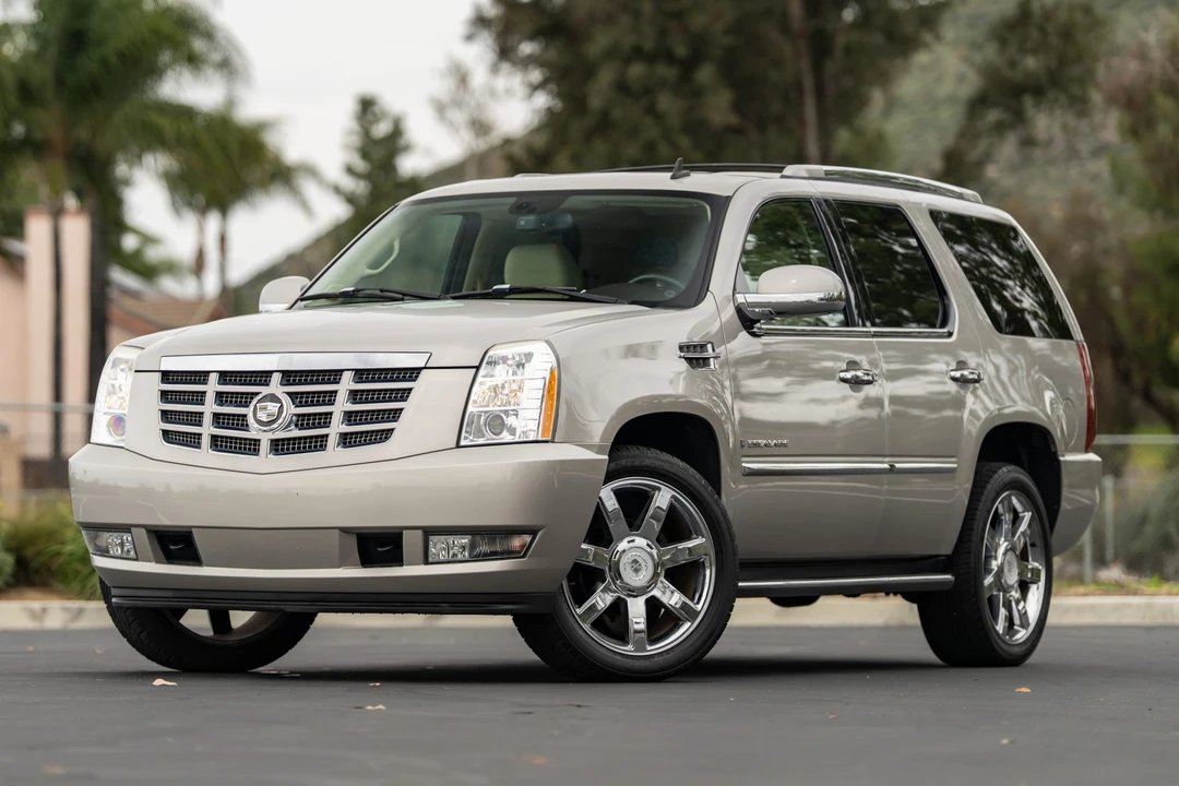 2007 Cadillac Escalade & EXT 3rd Gen - Image 2 of 31