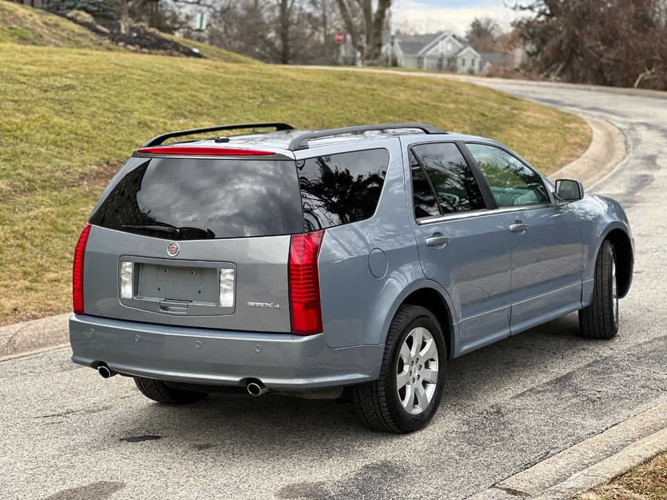 2007 Cadillac SRX - Image 28 of 31
