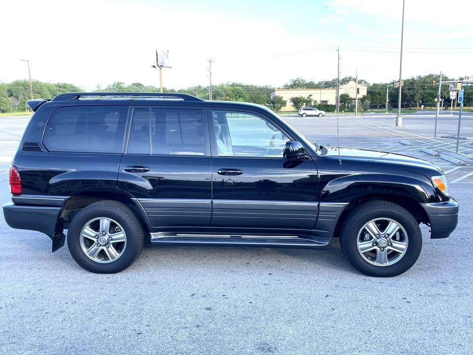 2007 Lexus LX 2nd Gen - Image 7 of 31