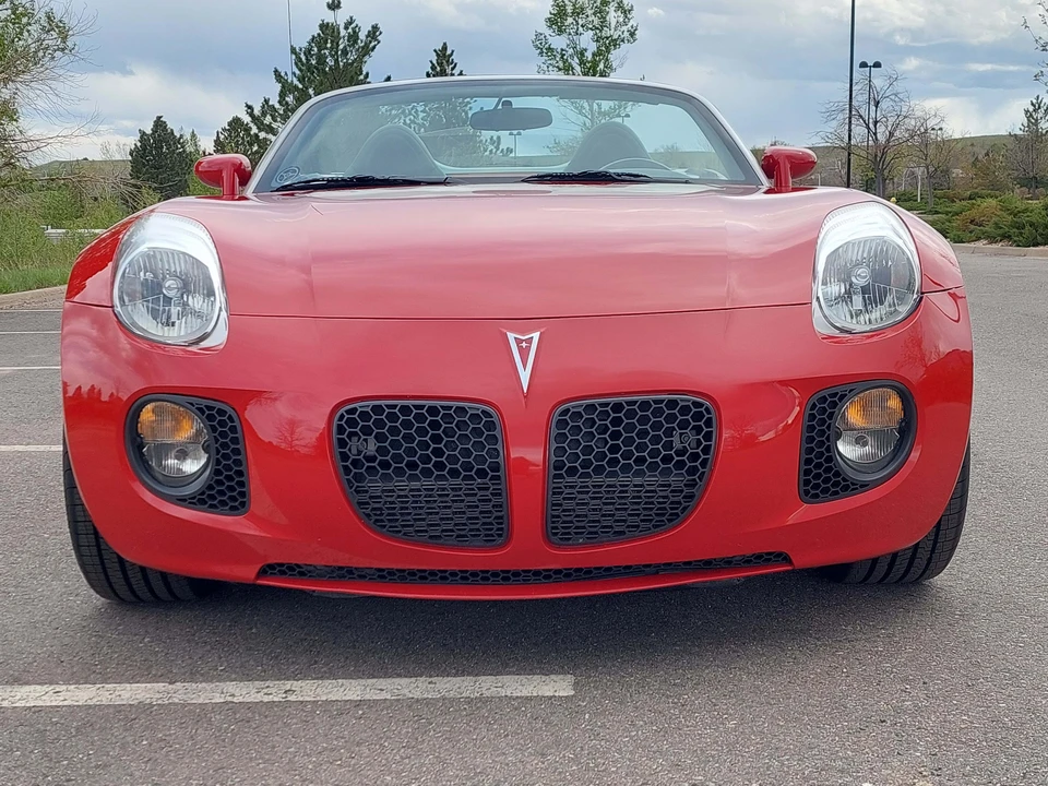 2007 Pontiac Solstice GXP - Image 2 of 31