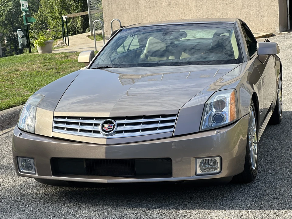 2008 Cadillac XLR - Image 28 of 31