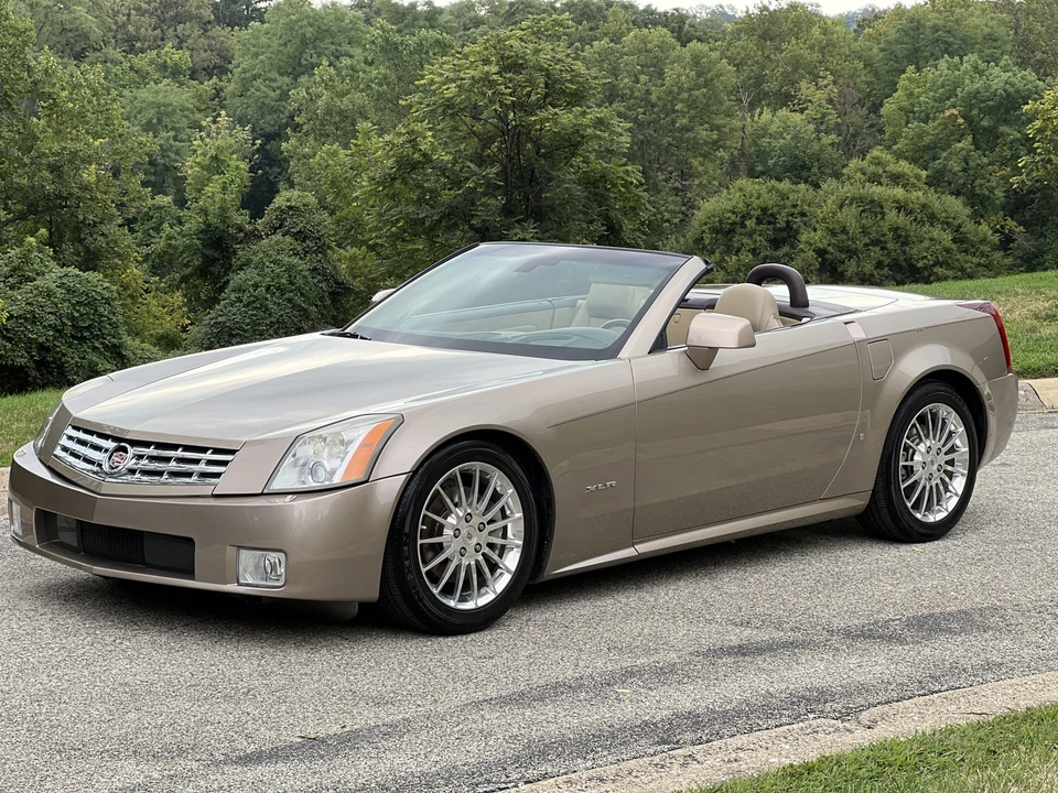 2008 Cadillac XLR - Image 5 of 31