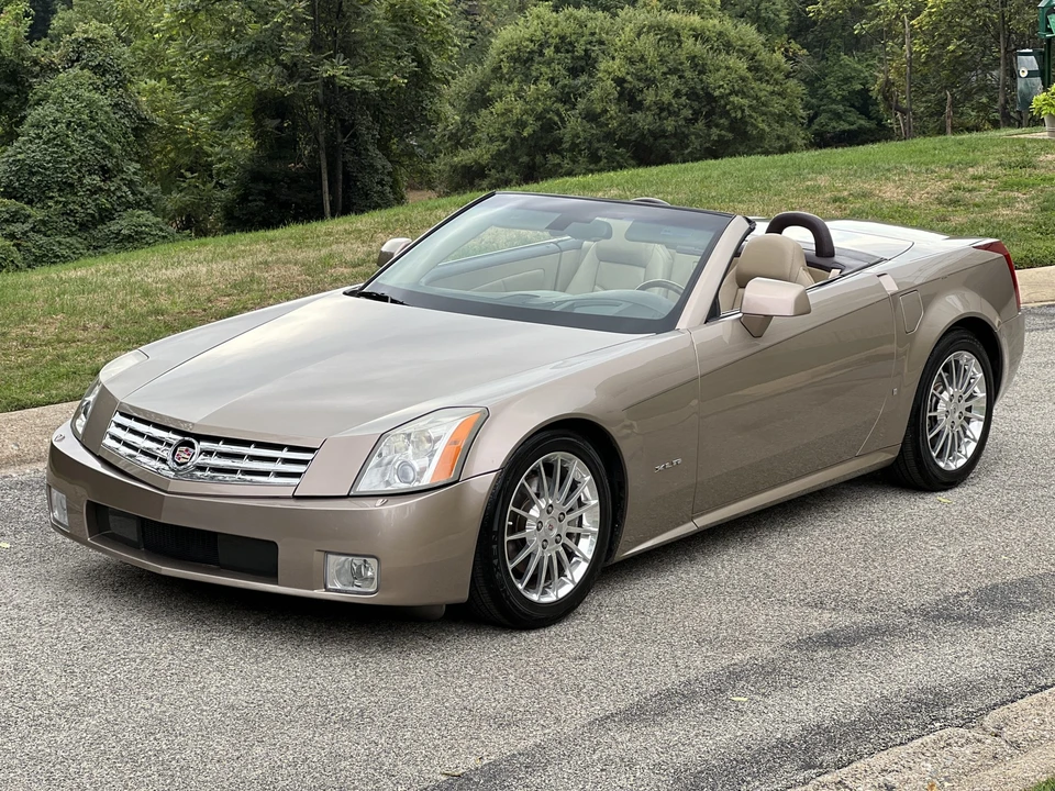 2008 Cadillac XLR - Image 4 of 31