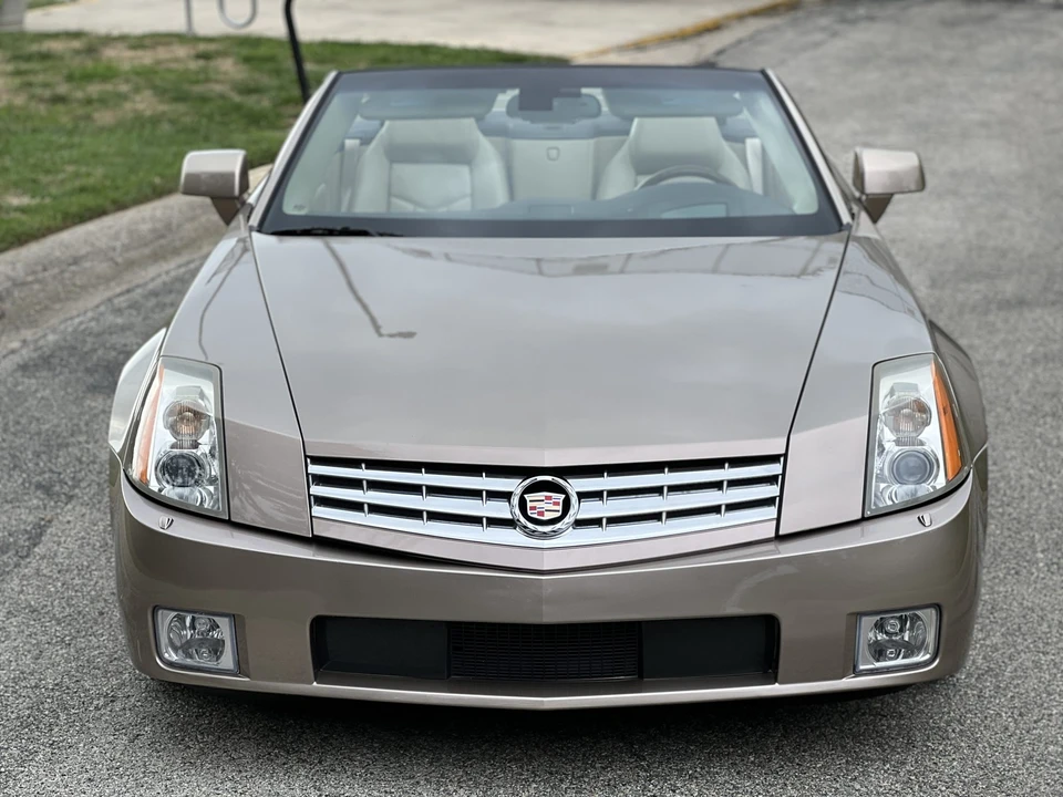 2008 Cadillac XLR - Image 27 of 31