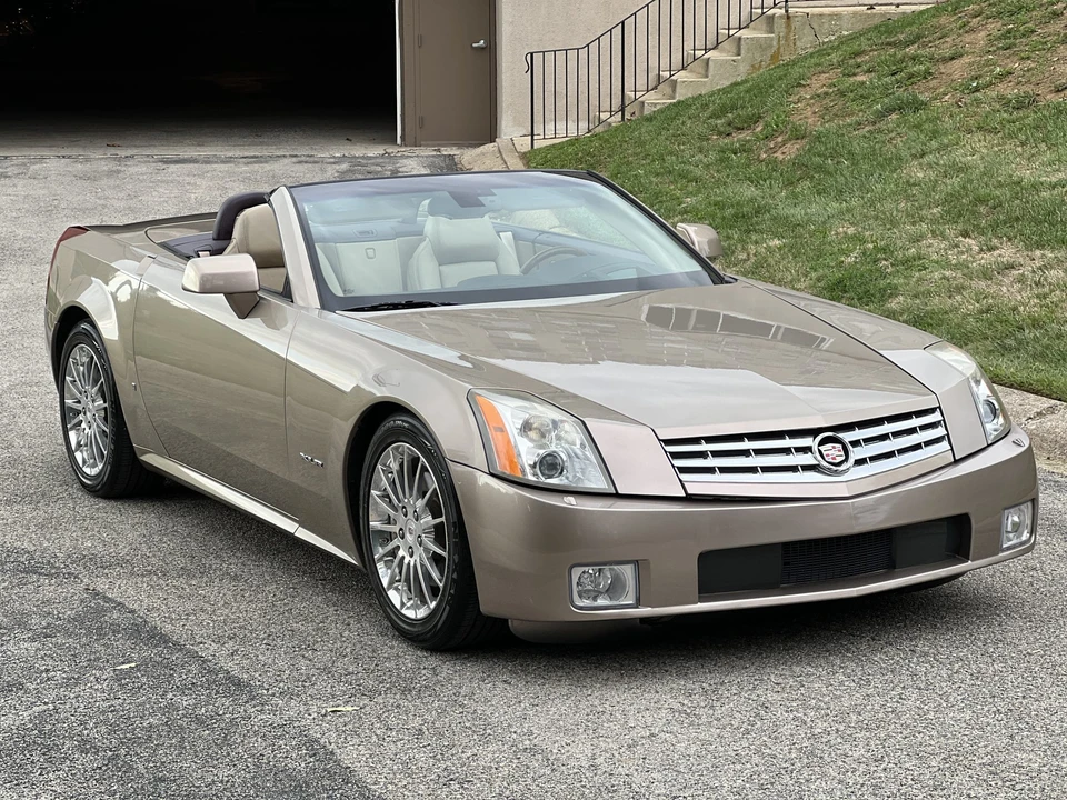 2008 Cadillac XLR - Image 26 of 31