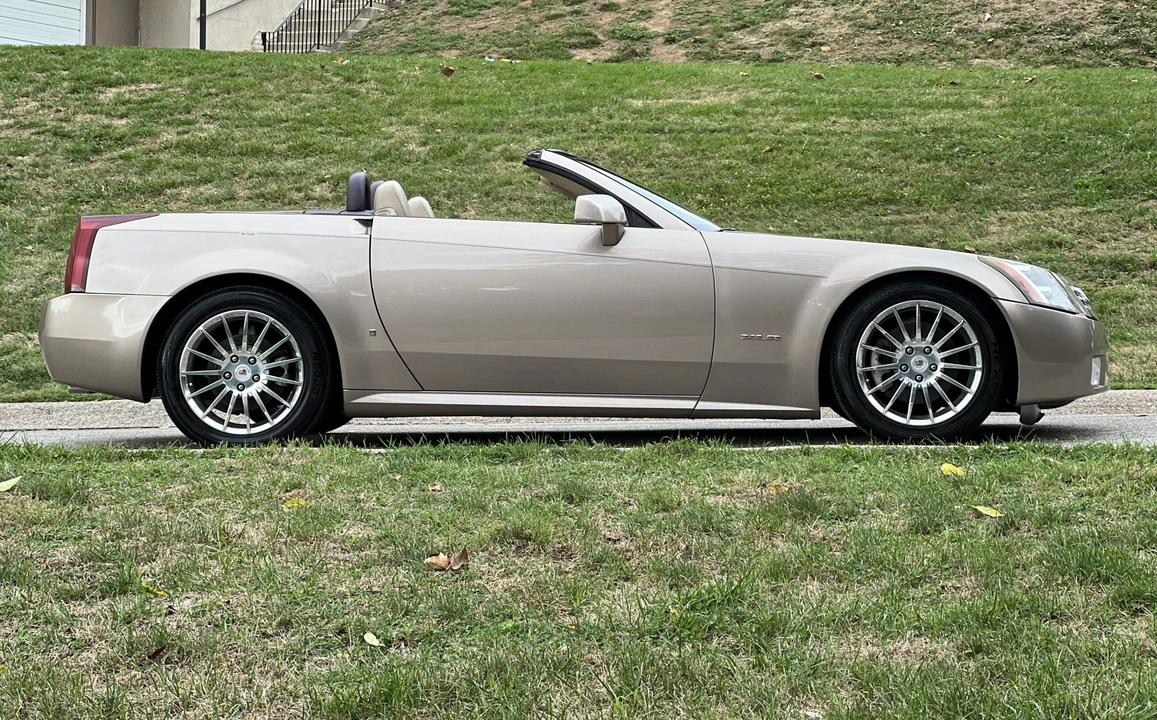 2008 Cadillac XLR - Image 21 of 31