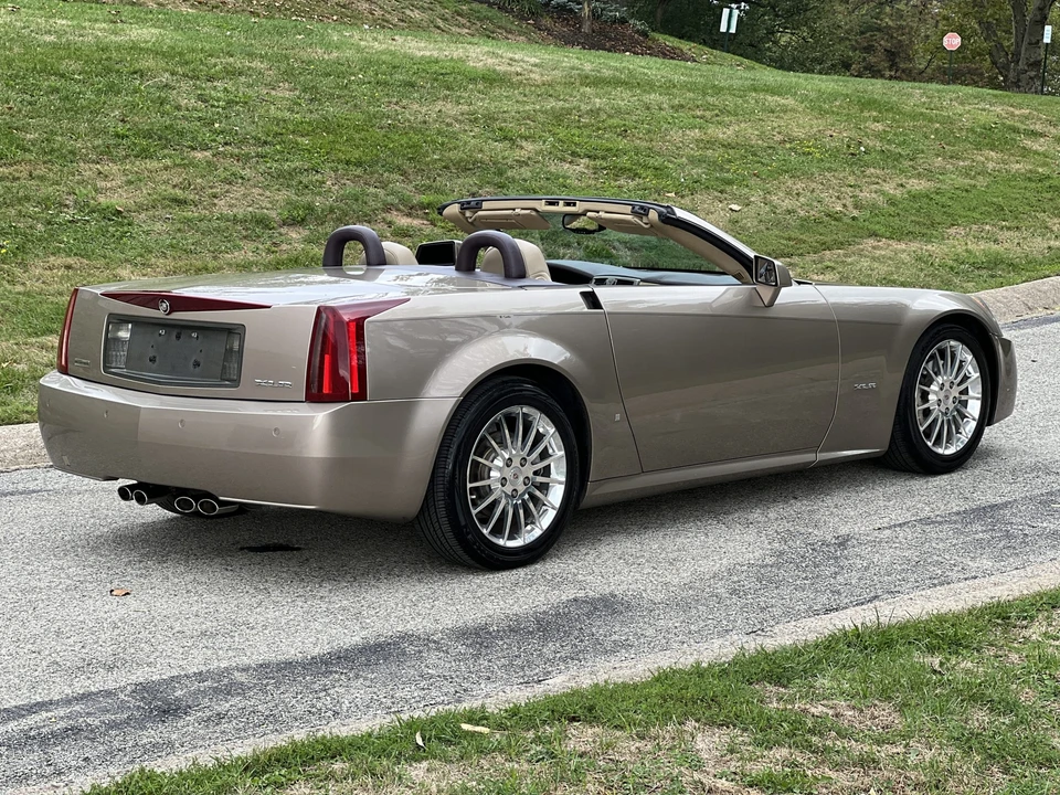 2008 Cadillac XLR - Image 20 of 31