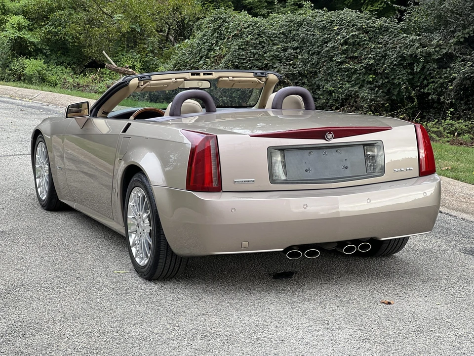 2008 Cadillac XLR - Image 14 of 31