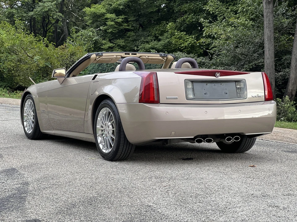 2008 Cadillac XLR - Image 13 of 31