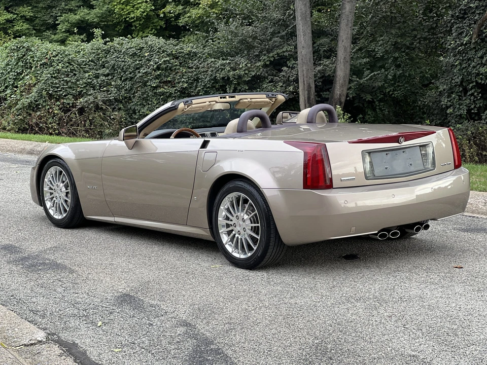 2008 Cadillac XLR - Image 12 of 31