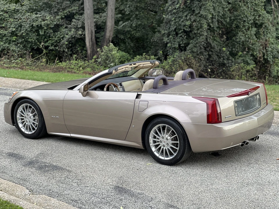 2008 Cadillac XLR - Image 11 of 31