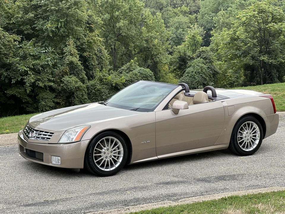 2008 Cadillac XLR - Image 7 of 31