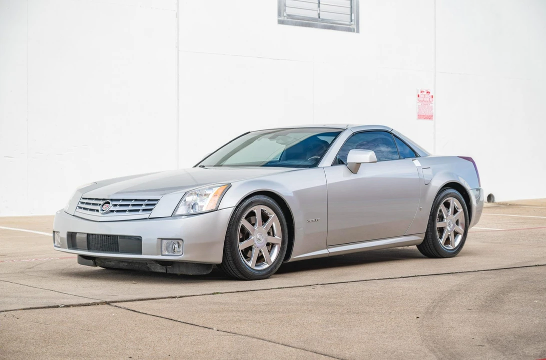 2008 Cadillac XLR - Image 2 of 31