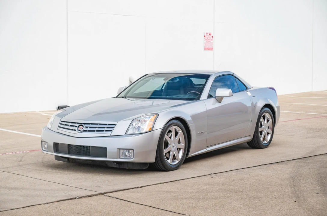 2008 Cadillac XLR - Image 3 of 31