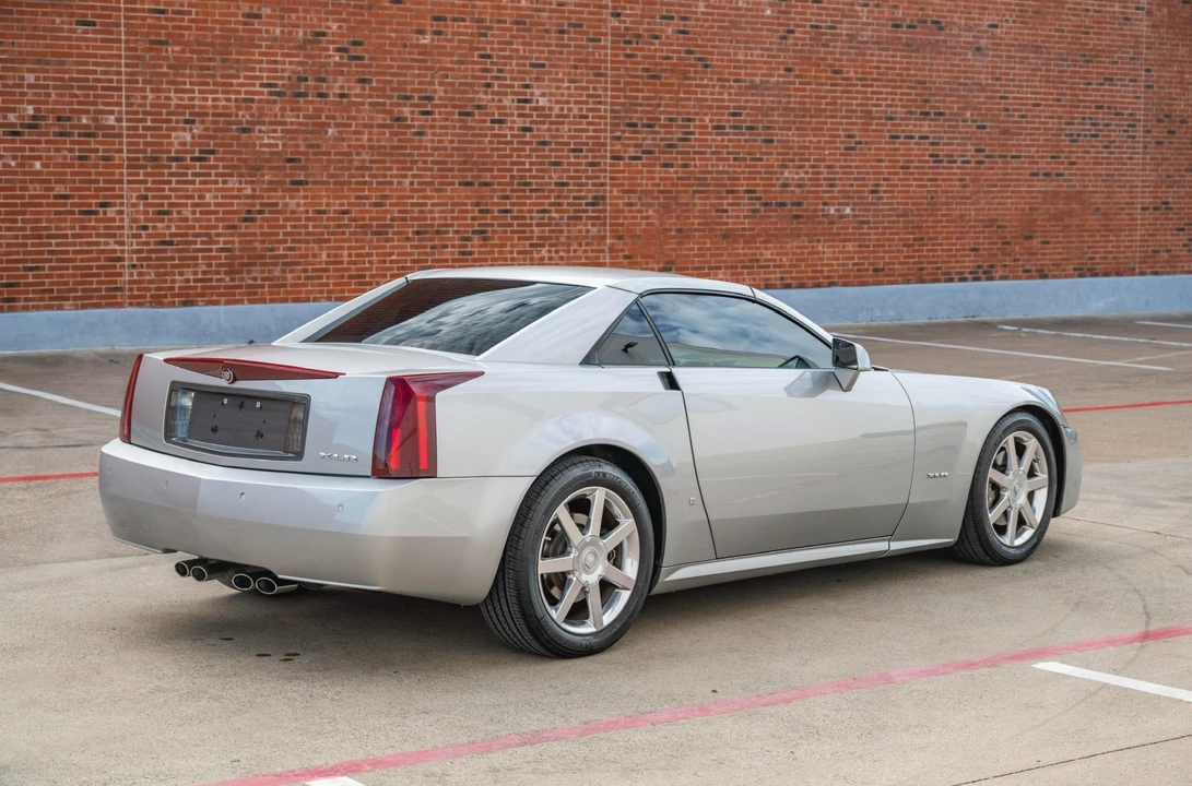 2008 Cadillac XLR - Image 8 of 31