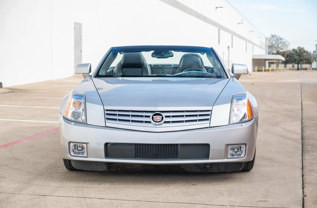 2008 Cadillac XLR - Image 15 of 31