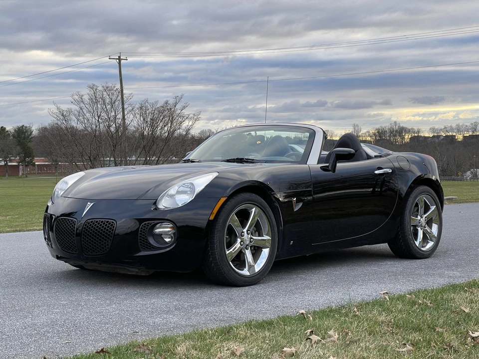 2008 Pontiac Solstice GXP - Image 2 of 31