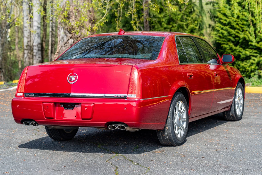 2009 Cadillac DTS - Image 6 of 31