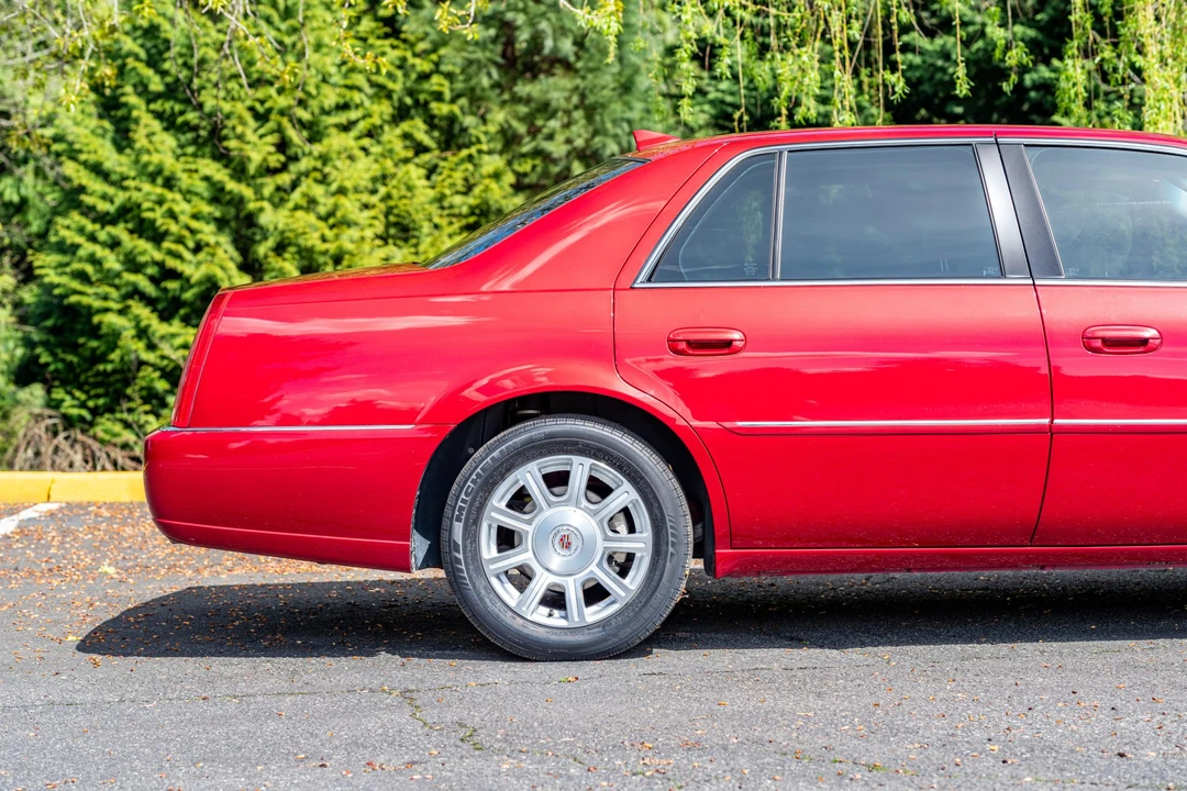 2009 Cadillac DTS - Image 14 of 31