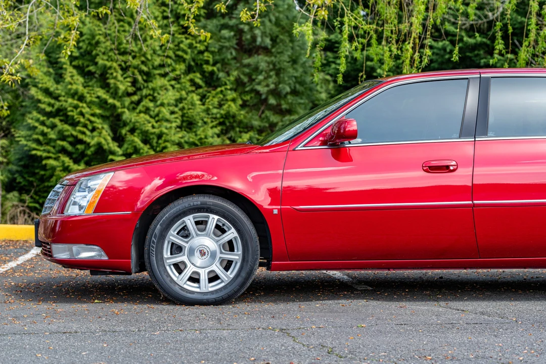 2009 Cadillac DTS - Image 11 of 31