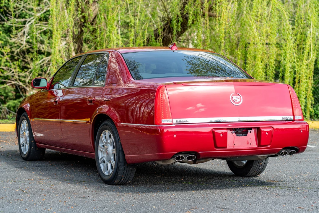 2009 Cadillac DTS - Image 8 of 31