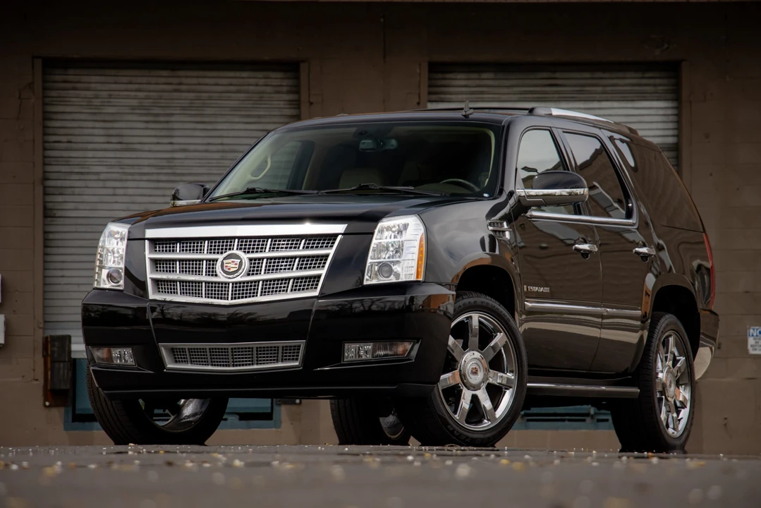 2009 Cadillac Escalade & EXT 3rd Gen - Image 2 of 31