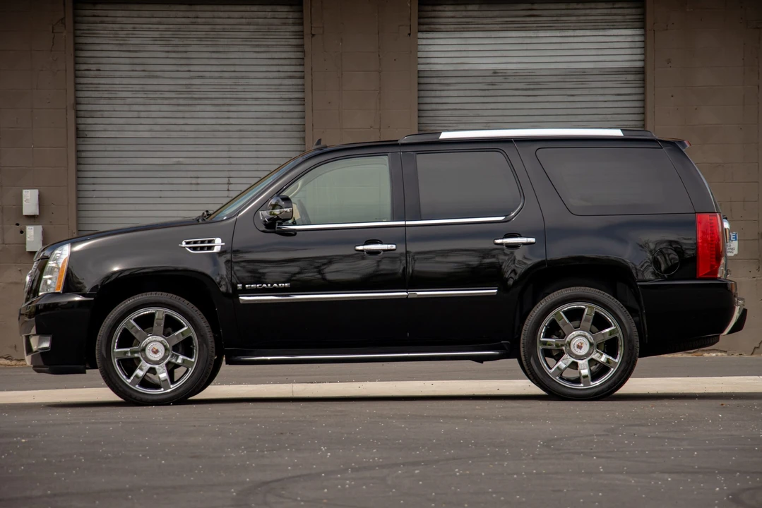 2009 Cadillac Escalade & EXT 3rd Gen - Image 7 of 31