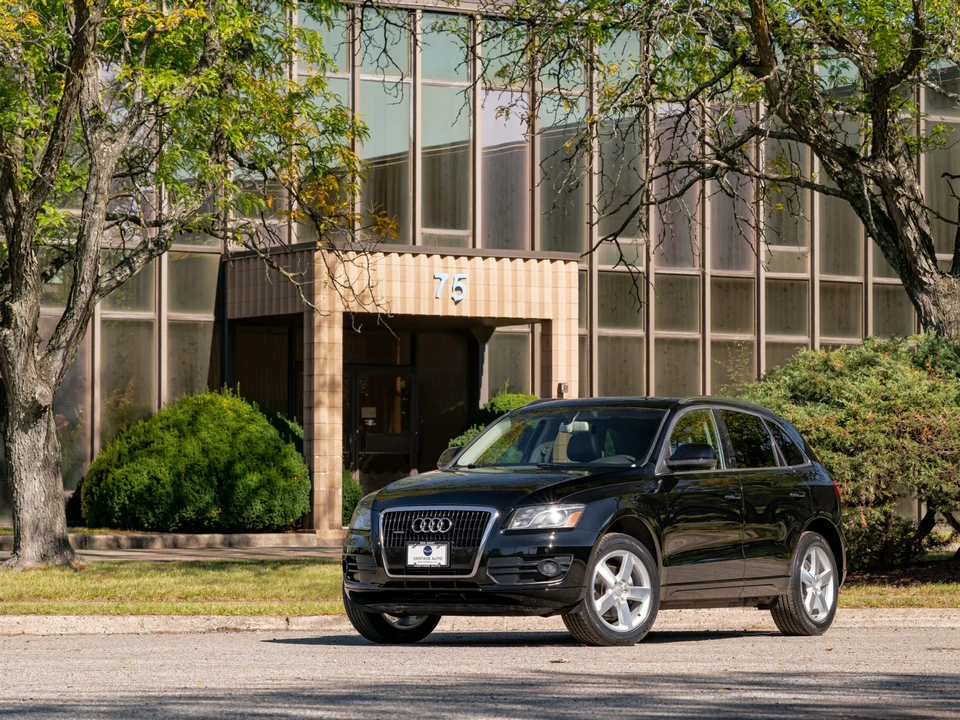 2010 Audi 8R Q5 - Image 2 of 31