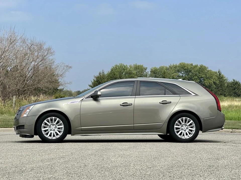 2010 Cadillac CTS 2nd Gen - Image 14 of 31