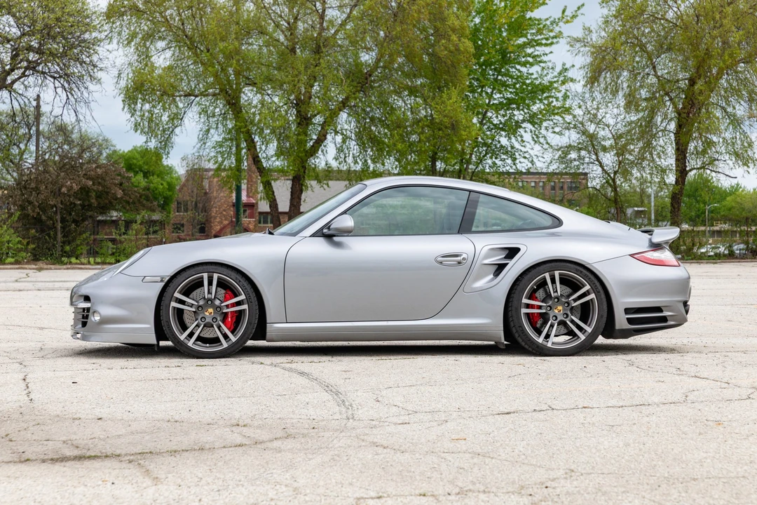 2010 Porsche 997 Turbo - Image 7 of 31