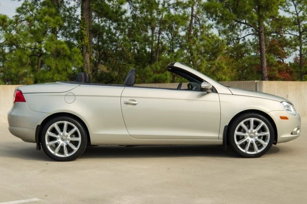 2010 Volkswagen Eos - Image 3 of 6
