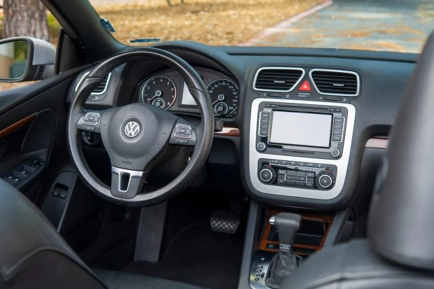 2010 Volkswagen Eos - Image 5 of 6