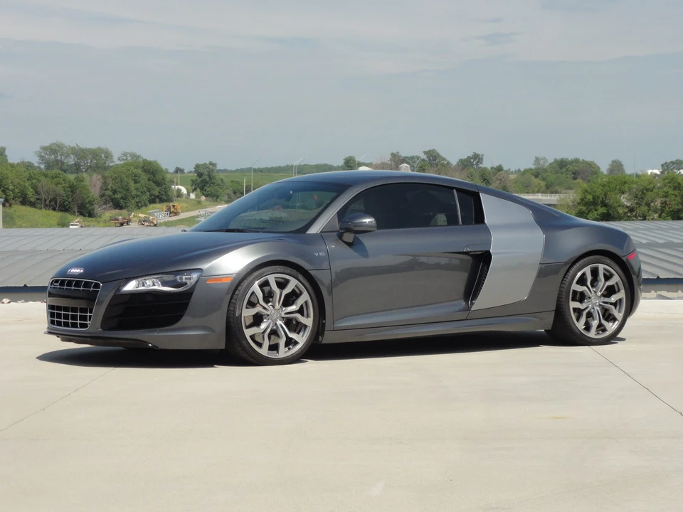 2011 Audi 42 R8 - Image 6 of 31