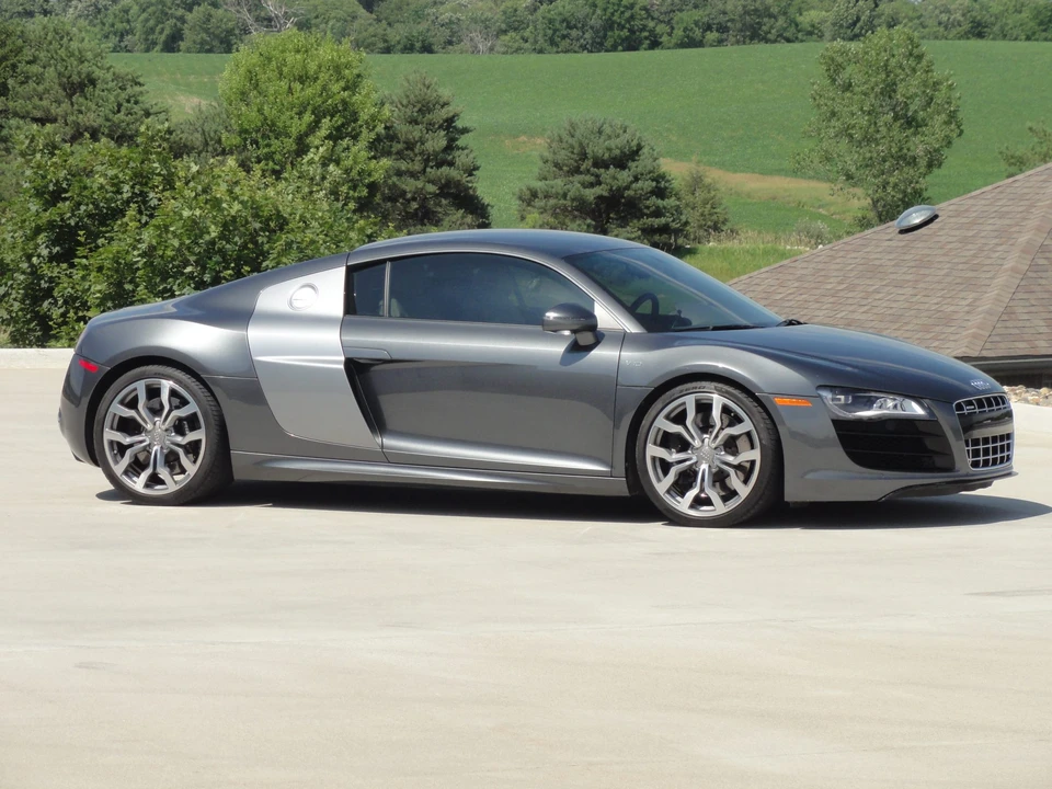 2011 Audi 42 R8 - Image 18 of 31