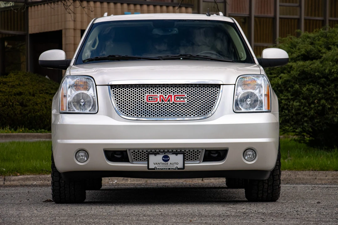 2011 GMC Yukon 3rd Gen - Image 18 of 31