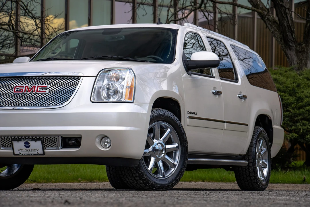 2011 GMC Yukon 3rd Gen - Image 21 of 31