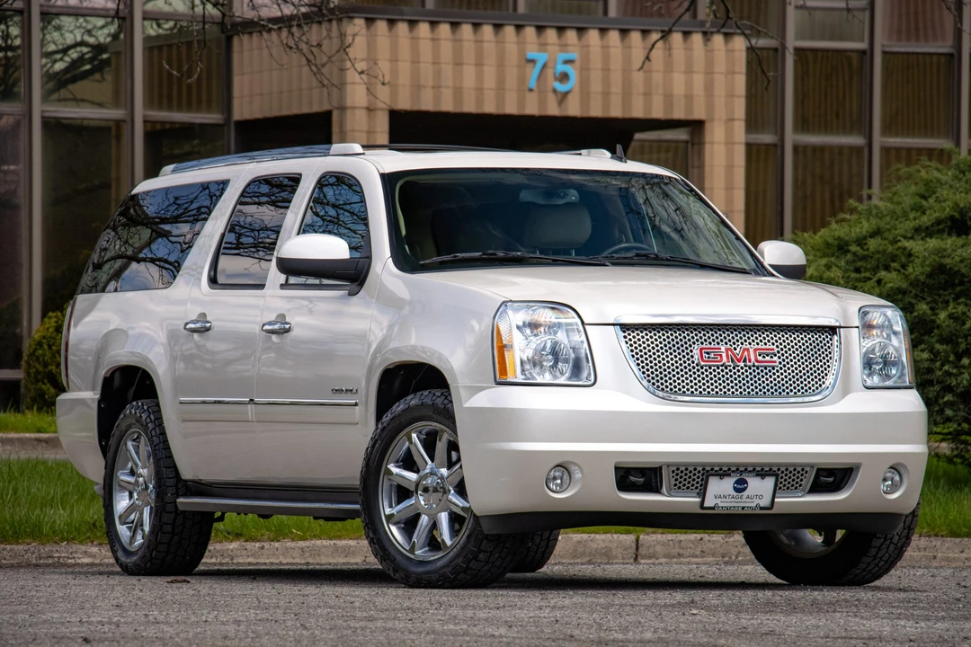 2011 GMC Yukon 3rd Gen - Image 16 of 31