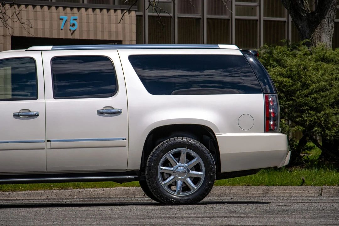 2011 GMC Yukon 3rd Gen - Image 26 of 31