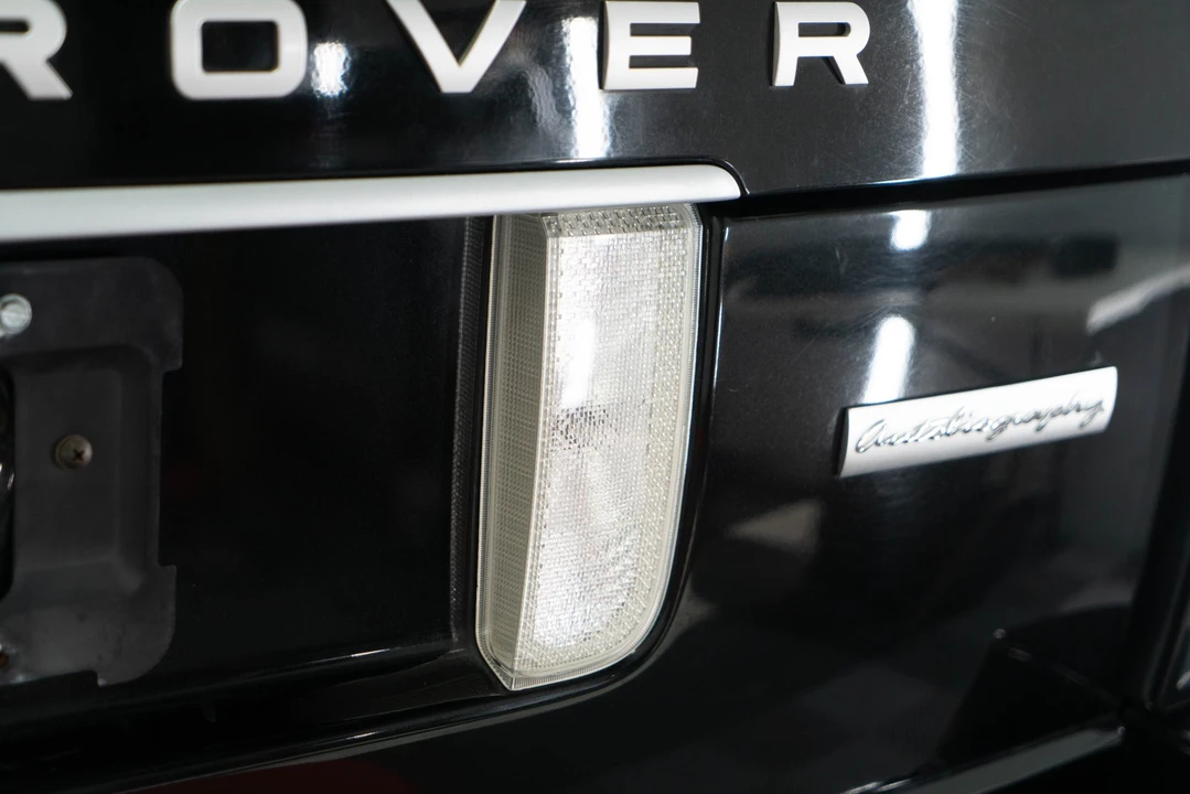 2012 Land Rover Range Rover L322 - Image 19 of 31