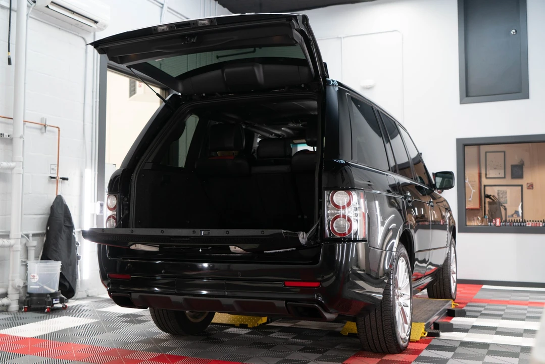 2012 Land Rover Range Rover L322 - Image 11 of 31