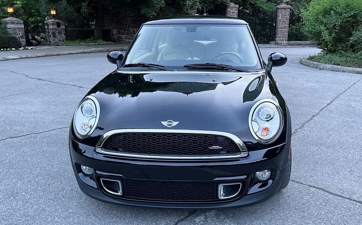 2012 Mini Mini 2nd Gen - Image 2 of 6
