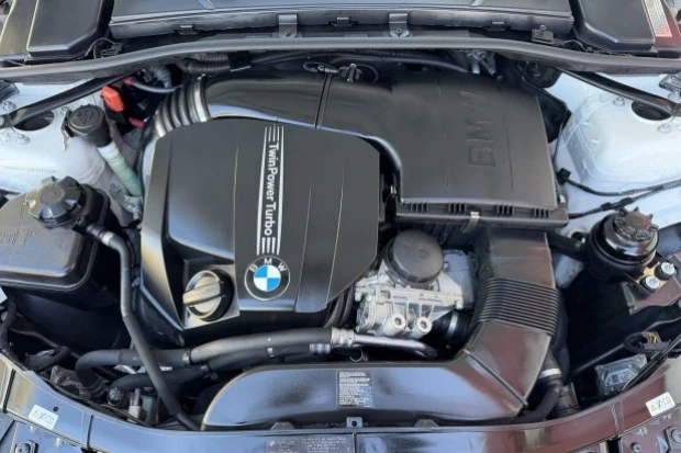 2013 BMW E93 335i Convertible - Image 6 of 8