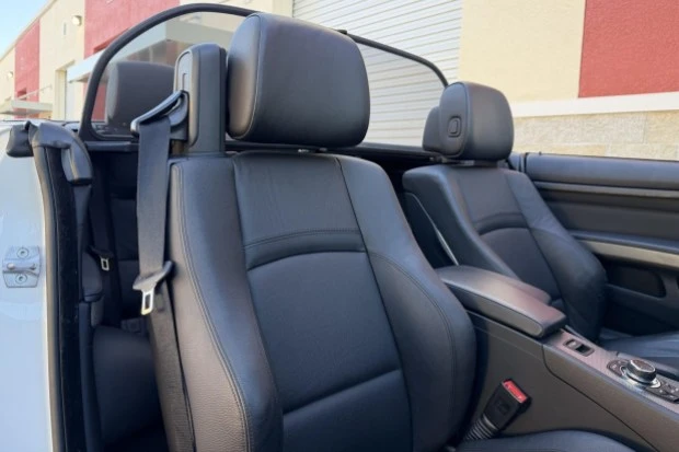 2013 BMW E93 335i Convertible - Image 4 of 8