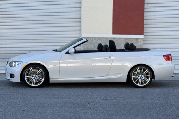 2013 BMW E93 335i Convertible - Image 3 of 8