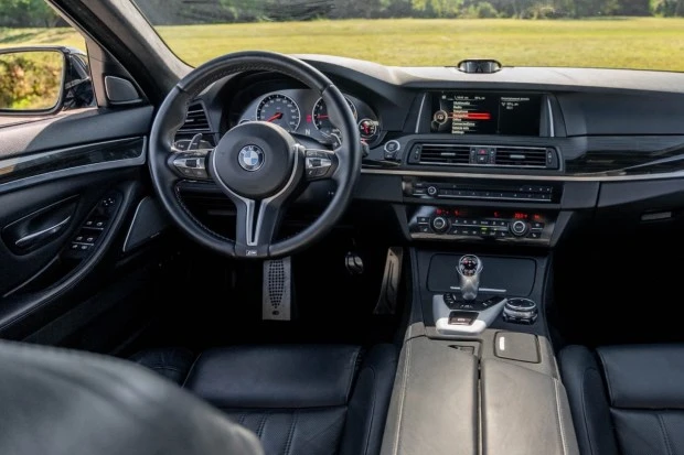 2015 BMW F10 M5 - Image 5 of 6